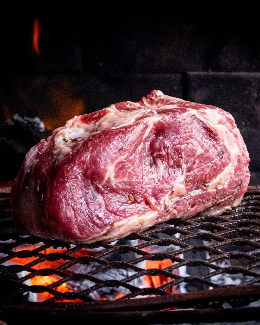 Ojo de bife sobre las brasas